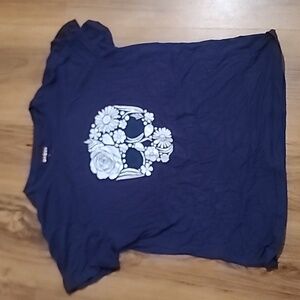 Skull flower shirt
